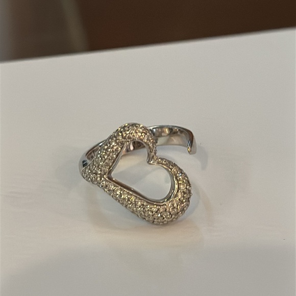 14k Gold Open heart diamond ring - Picture 6 of 6